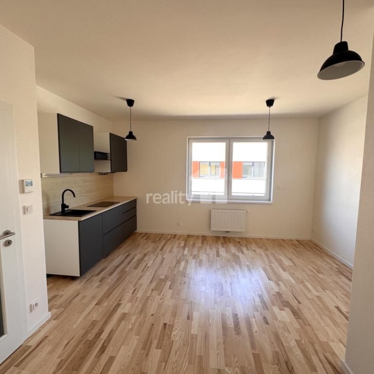 Pronájem bytu 1+kk 34 m2 - Фото 1