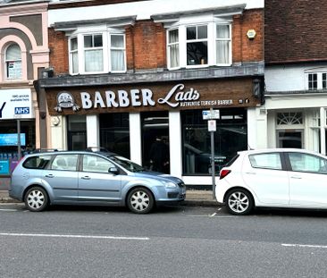 Garden Flat for Rent on High Street in Berkhamsted - Photo 3