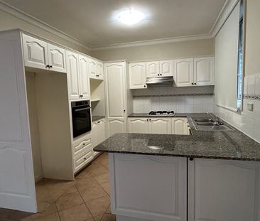 Beautiful two storey townhouse - Photo 4