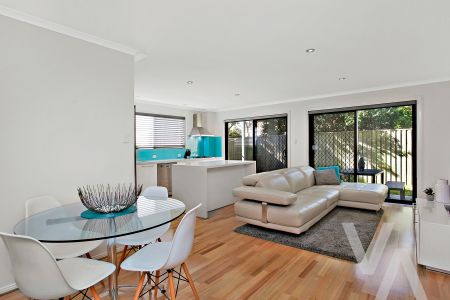 3/181 Teralba Road, Adamstown NSW 2289 - Townhouse For Rent | Domain - Photo 2