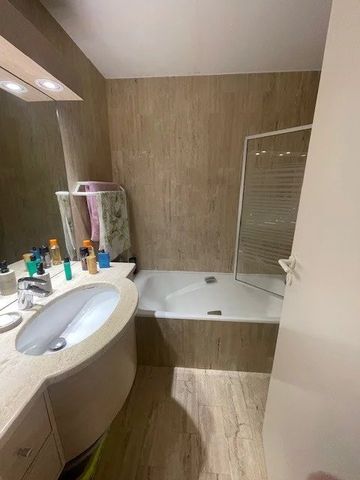 Location Appartement 2 pièces 44m² CANNES 06400 - Photo 5