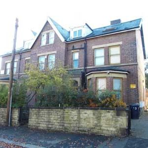 Large Victorian Building With 6 Self Contained Apartments - Photo 4