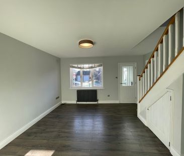 2 bedroom Detached House to let - Photo 2