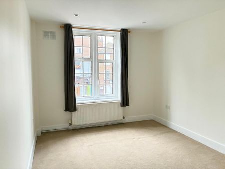2 bedroom flat to rent - Photo 3