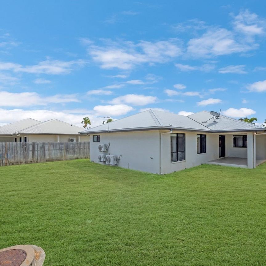 4 BEDROOM FAMILY HOME IN THE HEART OF BOHLE PLAINS - Photo 1