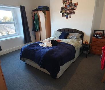 4 bedroom flat to rent - Photo 6
