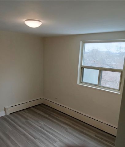 For Lease - 101 BROOKHAVEN Drive Unit# 302, Toronto, Ontario - Photo 3