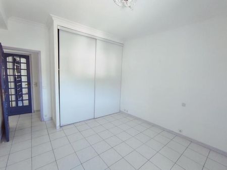 Location Appartement 3 pièces 59m² MILLAU 12100 - Photo 4