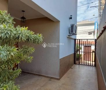 Sobrado com 3 quartos e 250m² para alugar em Campestre, Santo André. - Photo 1
