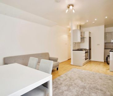 1 bedroom flat to rent - Photo 2