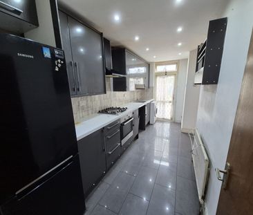 5 Bed Terraced House, Hampton Road, IG1 - Photo 5