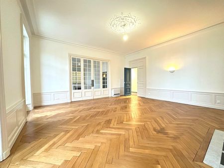 Location Appartement 4 pièces 117m² - Photo 4