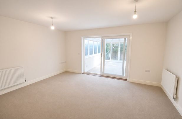 5 bedroom Semi-detached house to rent - Photo 1