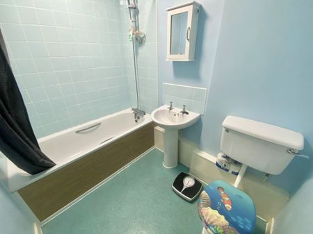 Carlton Garth, Leeds - Photo 4