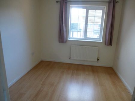 3 bedroom link detached house to rent - Photo 3