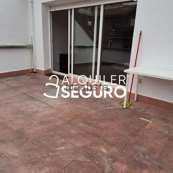 Alquiler de piso en Calle Nueve de Mayo - Foto 1