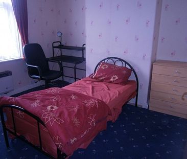 3 Bed House to Let - Nr. Bradford Uni - Photo 4