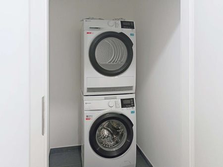 New 2.5-room apartment with balcony - Photo 4