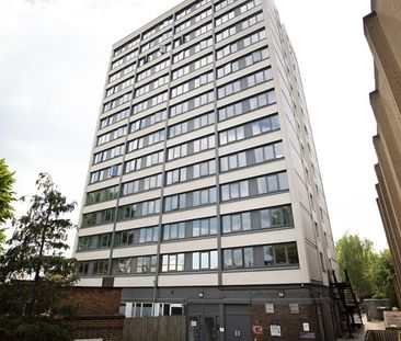 Bedsit, Anne Bryans House, NW3 - Photo 6