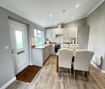 2 bedroom park home to rent - Photo 3