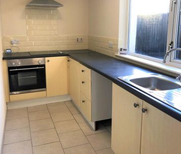 2 bedroom terraced house to rent - Photo 2