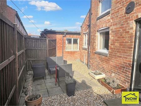 2 bedroom detached house to rent - Photo 5