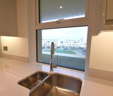 3 bedroom apartment to rent - Photo 4