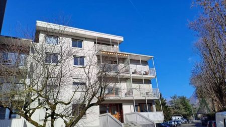 CHAMBERY - Secteur Pompiers - T2 meublé dernier étage - Photo 4