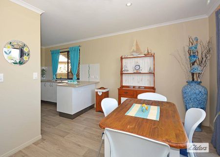 A House to Love - Photo 2