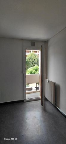Location Appartement 1 pièce 38m² ANGERS 49100 - Photo 5