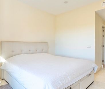 Luxury penthouse for rent in Málaga, Spain - Photo 3