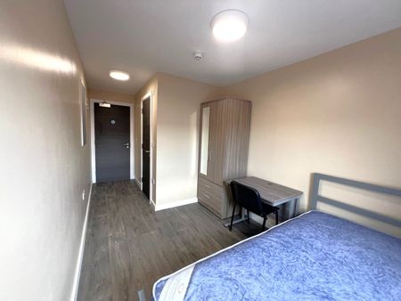 6 Bed Flat, Stokes Croft, BS2 - Photo 2