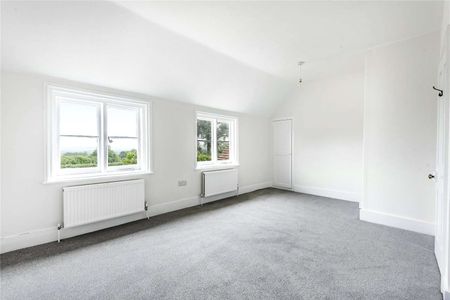 A beautifully presented family home set in a desirable rural location - Photo 5