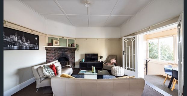 Beautiful Fully Furnished 3 Bedroom Home With Garden - Photo 1