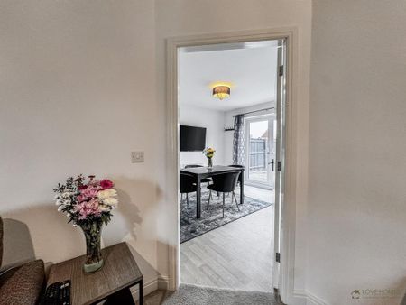 4 bedroom detached house to rent - Photo 4