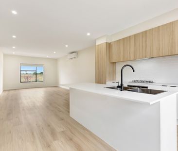 35 Blyton Road, Deanside VIC 3336 - Townhouse For Rent | Domain - Photo 6