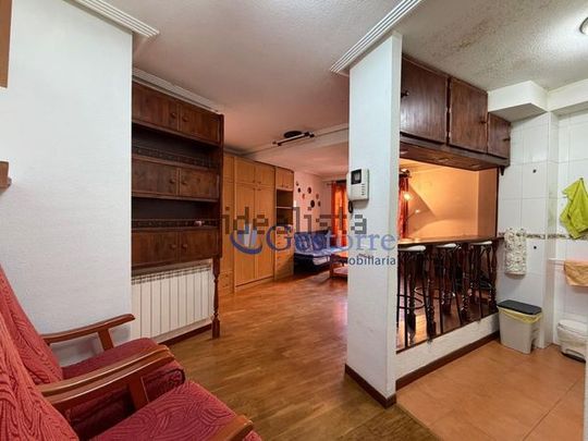 Alquiler de piso en Calle de Joaquina Bobela - Foto 1