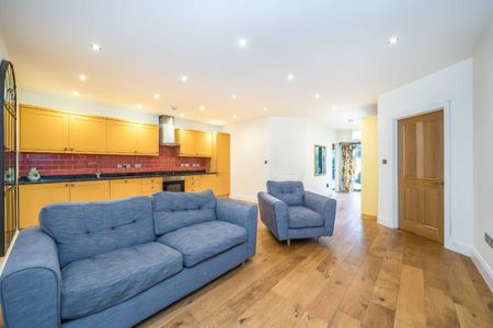 Josephine Avenue, London, SW2, London - Photo 4