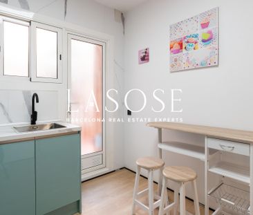 Apartment 110m² with optional garage to rent in Hostafrancs, Barcelona - Photo 2