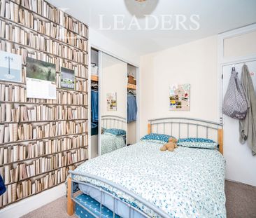 4 bedroom apartment to rent Alhambra Road, Southsea, PO4 - Photo 4