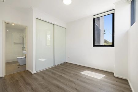 ModernApartment with Leafy Outlook in Prime Asquith Location - Photo 3