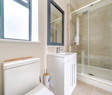 2 bedroom flat to rent - Photo 6