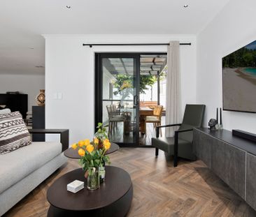 Modern Family 5 Bedroom Home with Poolside Living & Westleigh Conve... - Photo 6