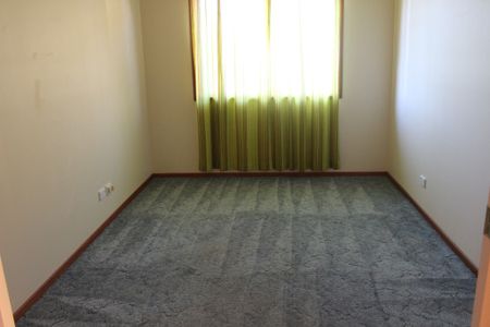 CHARMING FAMILY HOME IN A PRIME LOCATION - Photo 3