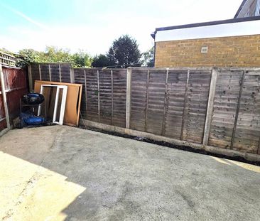 5 bedroom semi-detached house to rent - Photo 5