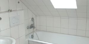 2,5-Zimmer-Dachgeschosswohnung in ruhiger Stichstraße - Photo 2