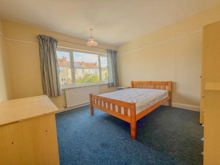 4 bedroom terraced house to rent - Photo 5