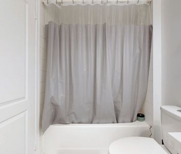 For Lease - 99 Widdifield Avenue, Newmarket, Ontario - Photo 5