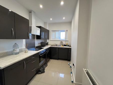 4 bedroom terraced house to rent - Photo 5