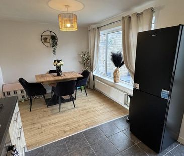 3 bedroom semi-detached house to rent - Photo 3